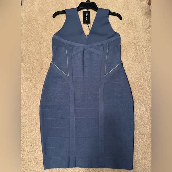 NWT Marciano Bodycon Dress with Silver Zipper Detail - Picture 2 of 6